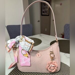 💗🤍Elegant Pink Shoulder Bag with Floral Accent WITH AUTHENTIC LV CHARM🩷🤍